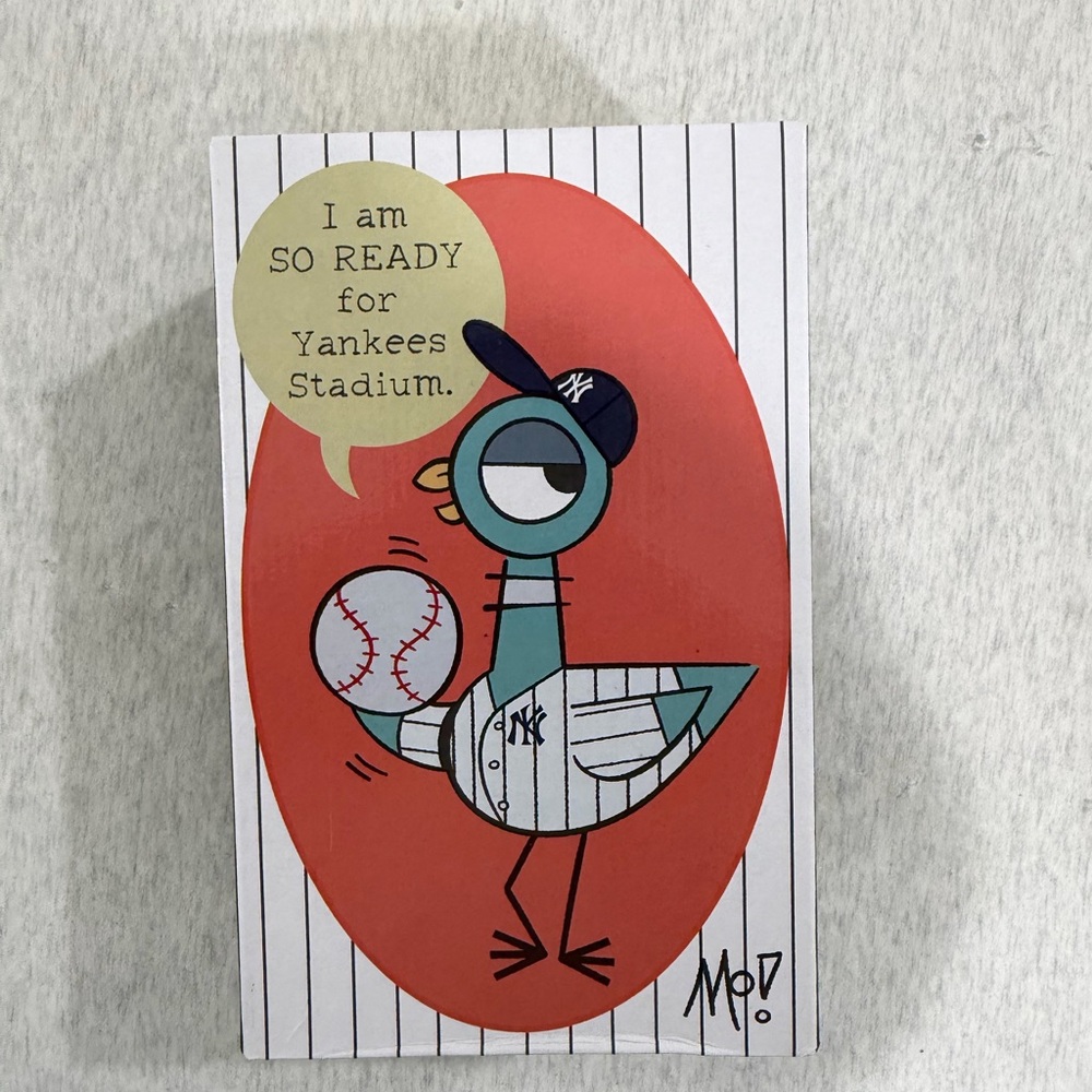 Mo Willems The Pigeon BOBBLEHEAD Yankees 2024 Limited EDITION